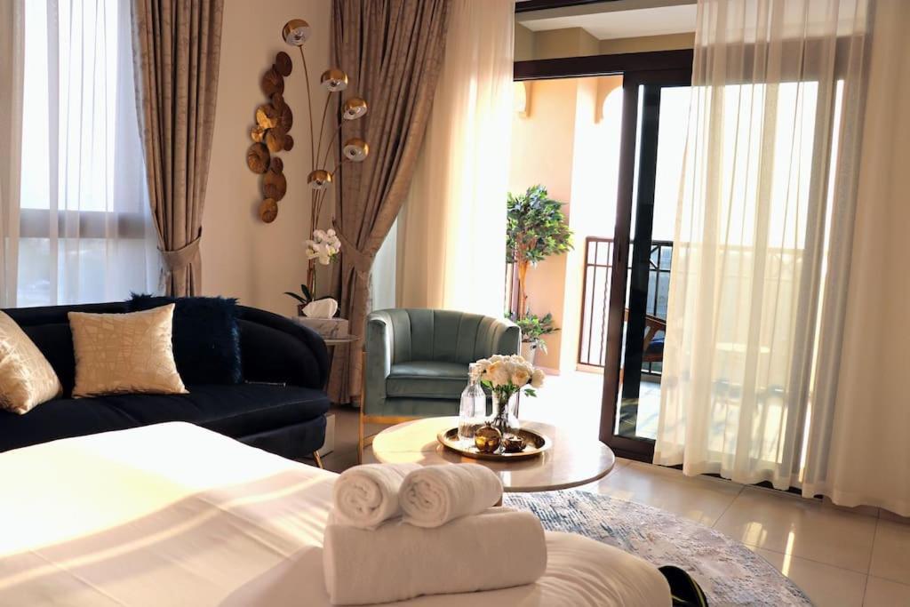 Veluxa - Luxury And Bright 1 Bedroom Apartment, Burj View! Дубай Экстерьер фото