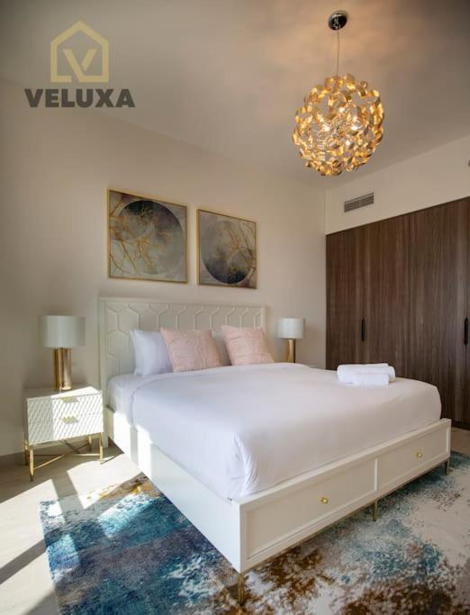 Veluxa - Luxury And Bright 1 Bedroom Apartment, Burj View! Дубай Экстерьер фото