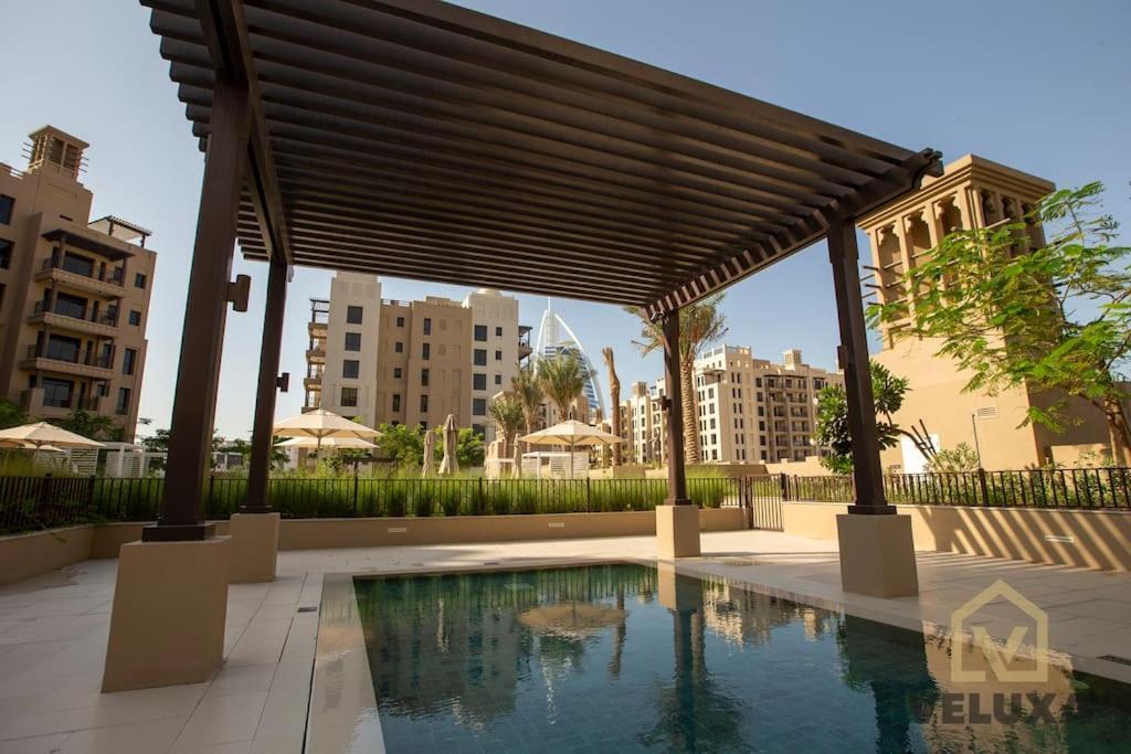 Veluxa - Luxury And Bright 1 Bedroom Apartment, Burj View! Дубай Экстерьер фото