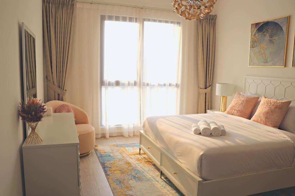 Veluxa - Luxury And Bright 1 Bedroom Apartment, Burj View! Дубай Экстерьер фото