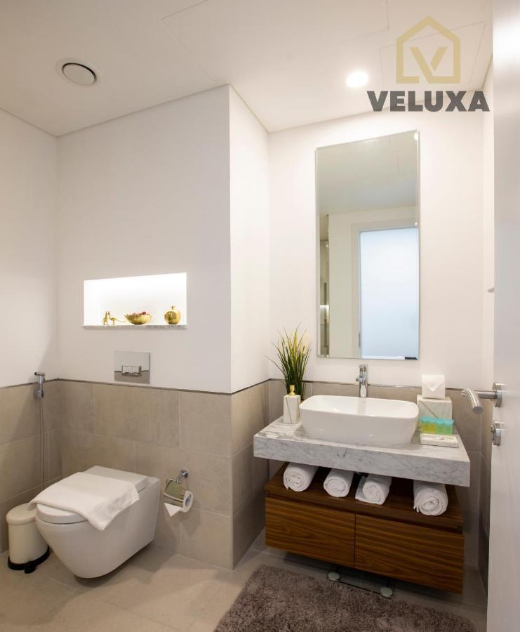 Veluxa - Luxury And Bright 1 Bedroom Apartment, Burj View! Дубай Экстерьер фото